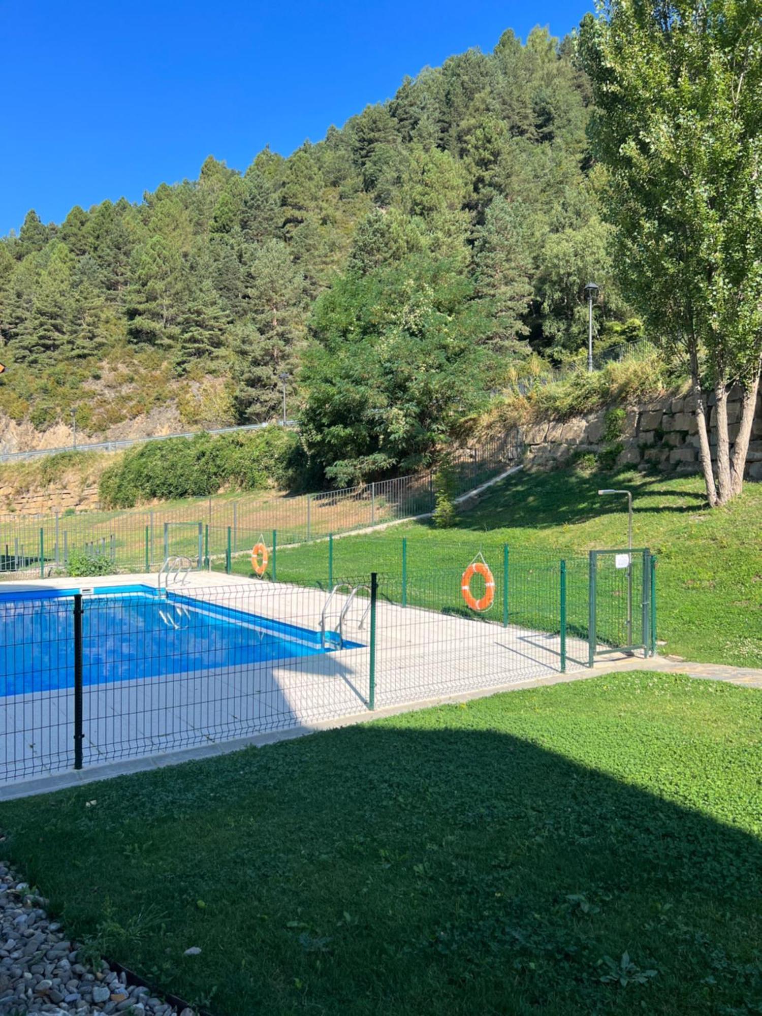 Pirineos 3 Apartment