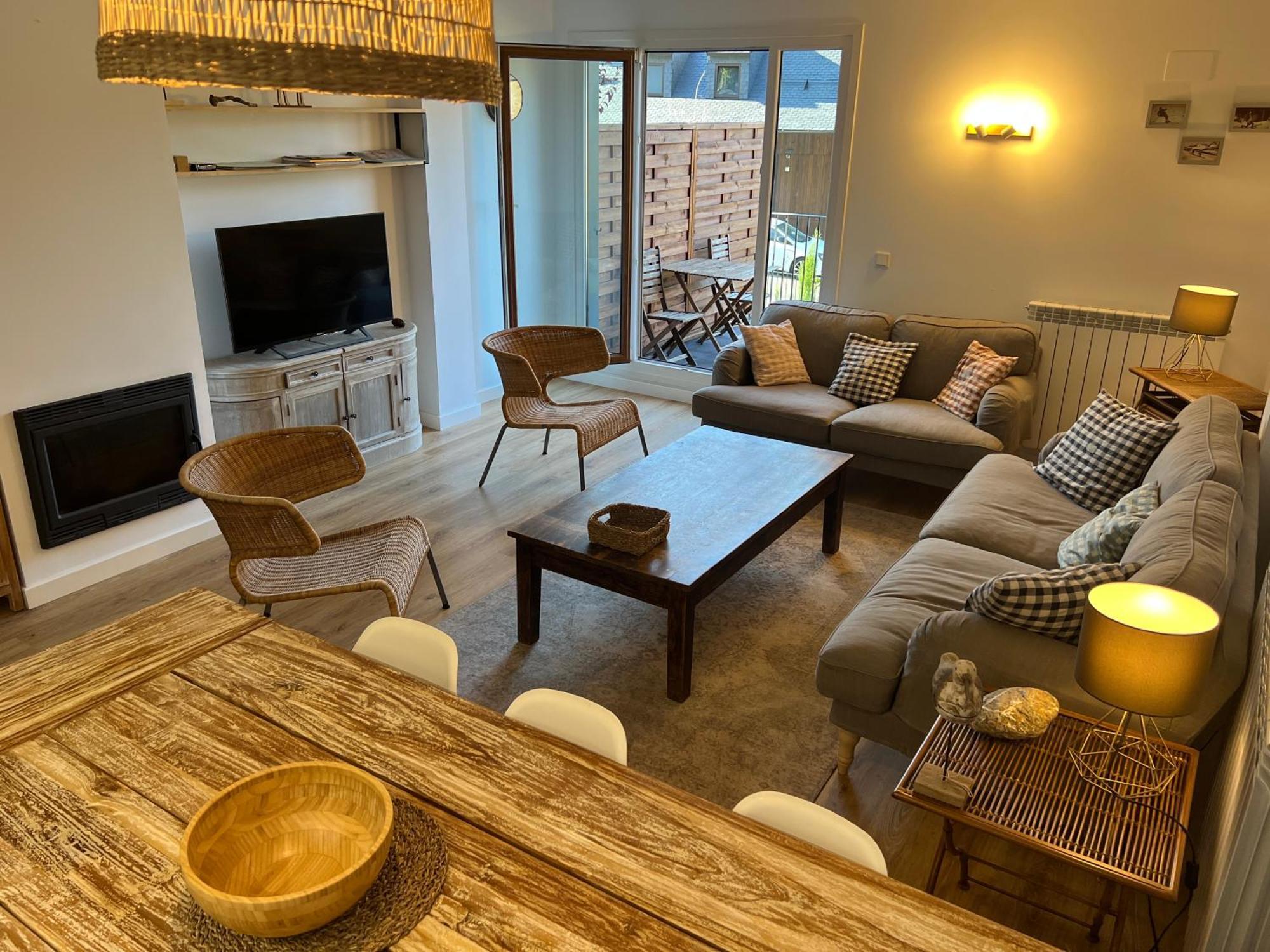 Pirineos 3 Apartment