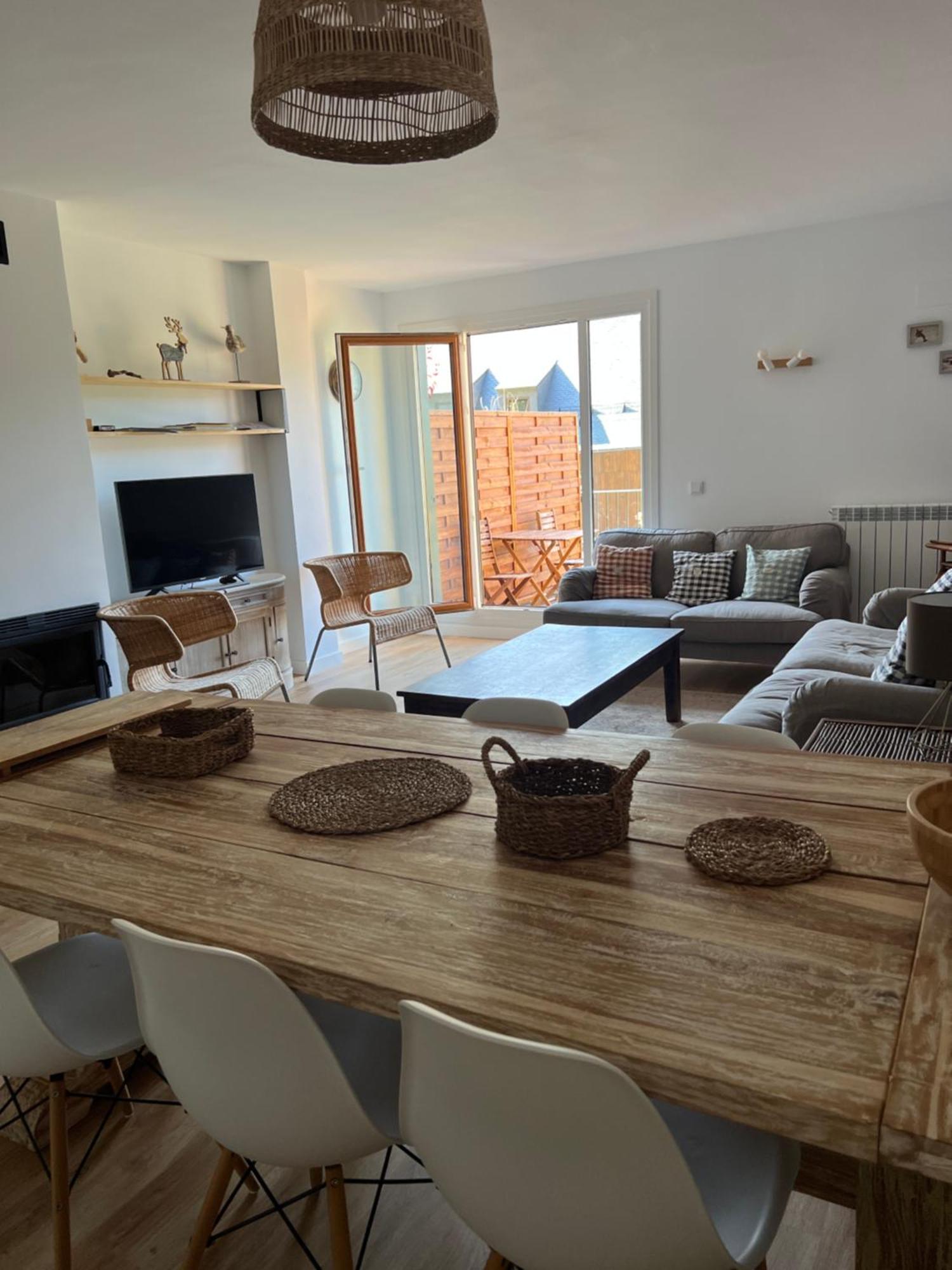 Apartment Pirineos 3 *